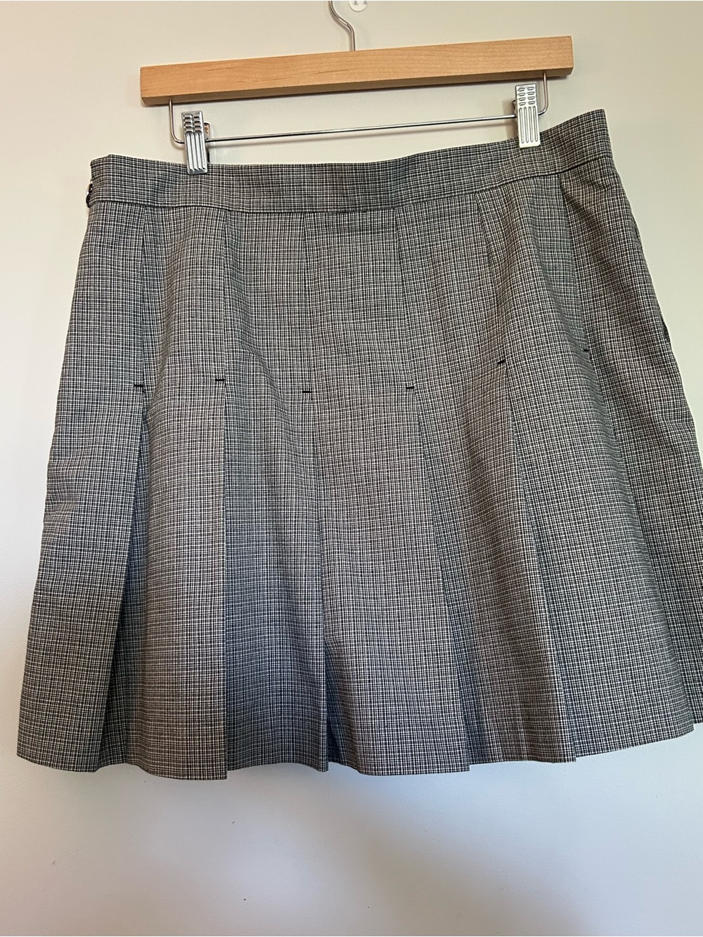 VTG Liz Claiborne Grey Stitched-Down Box Pleats Plaid Skort - Size 14 (34")